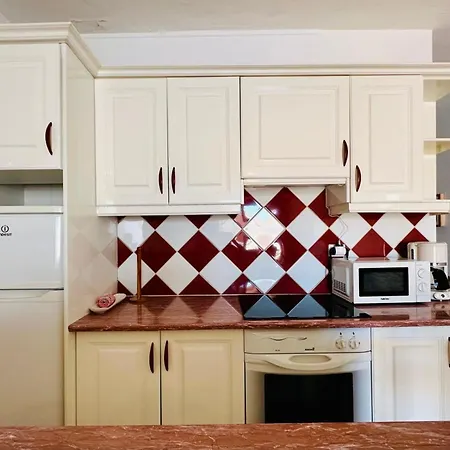شقة Quiet Apartment W Pool In Coral Mar أرونا